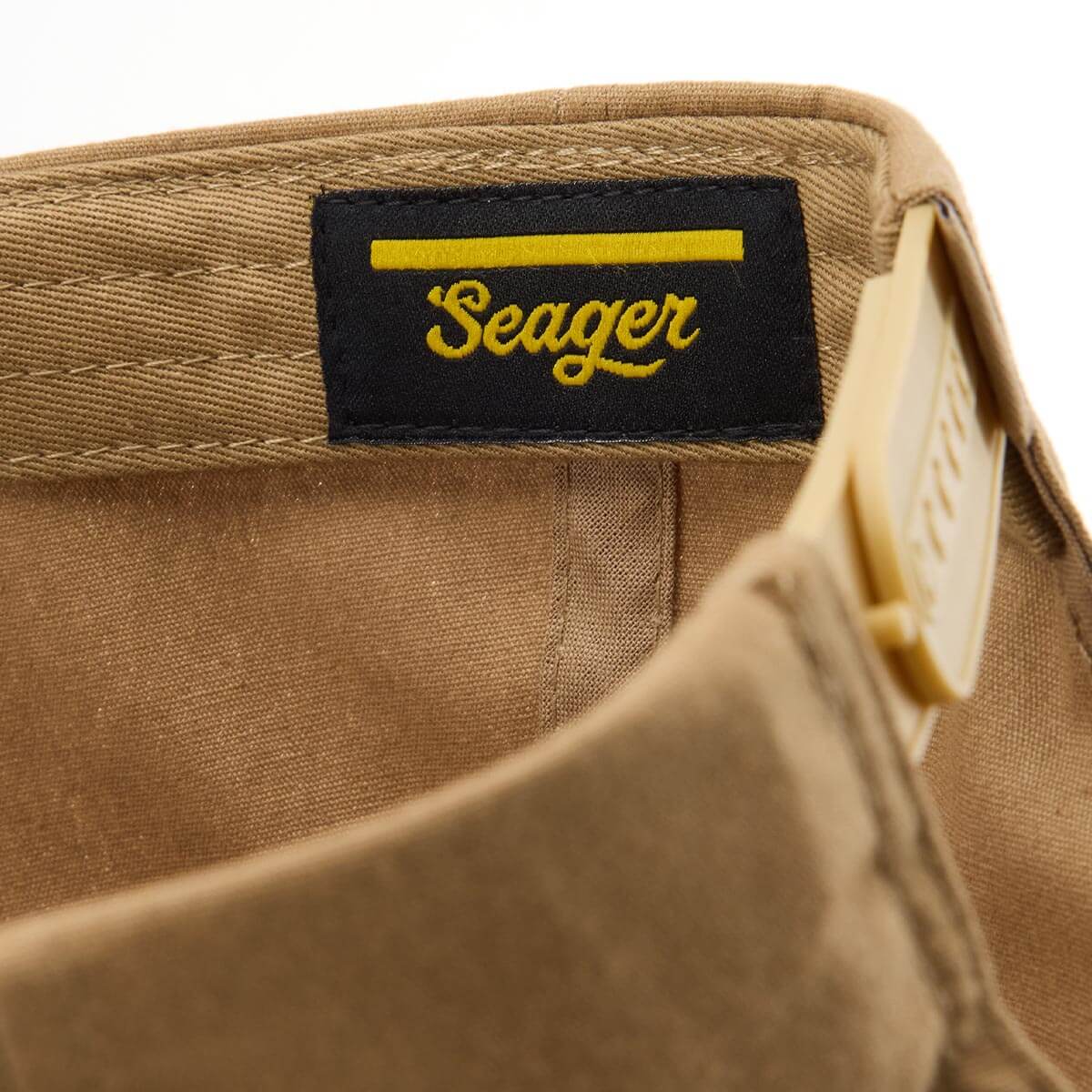 Badge Snapback Khaki - Image 6